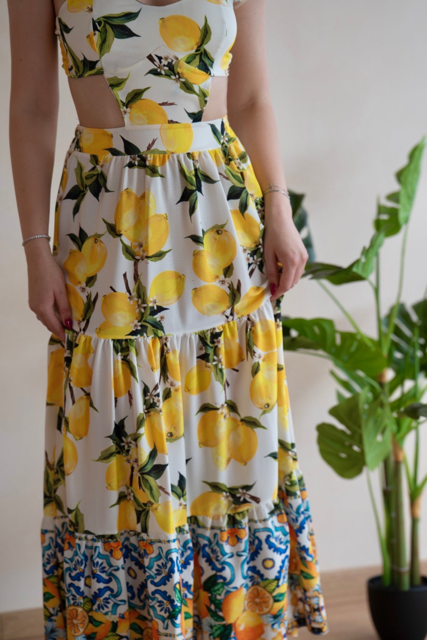 Rochie Lungă cu Lămăi Amalfi și Cut-Out - Made in Italy