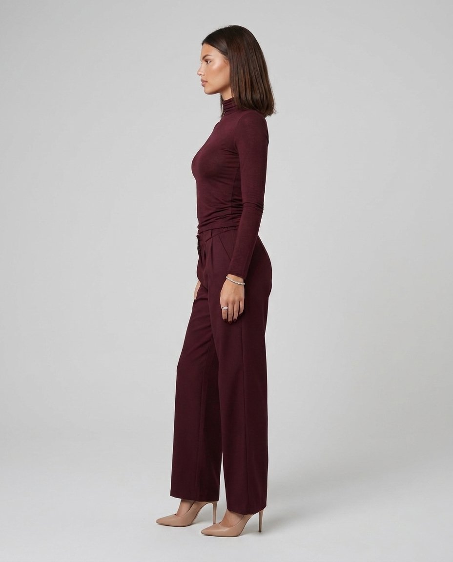 Pulover damă transparent din cașmir Made in Italy, cu croială modernă și lejeră, perfect pentru femeile care caută îmbrăcăminte elegantă și confortabilă. Bluză premium pentru ținute casual, business și smart casual, realizată din material fin și respirabil, ideală pentru birou, ieșiri în oraș, vacanțe sau evenimente relaxate, ușor de integrat în orice stil vestimentar.