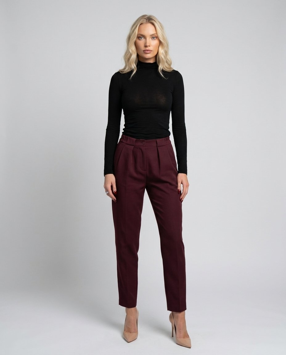 Bluză damă neagră din cașmir fin Made in Italy, cu design minimalist și textură ușor transparentă, realizată din material premium delicat și plăcut la atingere. Pulover subțire pentru femei, ideal pentru ținute office, business casual și elegante, ușor de asortat cu pantaloni, fuste midi, cardigane și jachete moderne