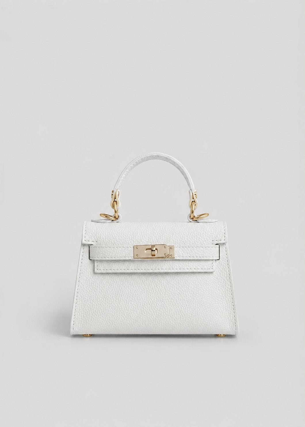 Geantă damă din piele naturală întoarsă albă, fabricată în Italia, cu accesorii metalice aurii, compartiment interior practic și curea ajustabilă pentru purtare pe umăr sau crossbody. Poșetă elegantă din piele velur pentru femei, potrivită pentru birou, oraș și ocazii speciale.