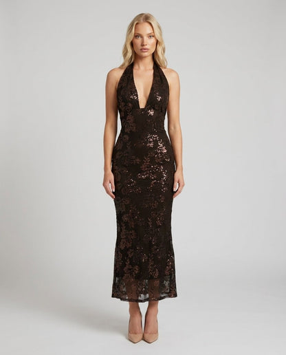 Rochie lungă de seară maro cu paiete pentru damă, decolteu halter, spate descoperit și model floral elegant, ideală pentru nunți, gale, baluri, cocktail-uri, petreceri și evenimente speciale. Rochie maxi pentru femei cu design sofisticat și croială care evidențiază silueta.