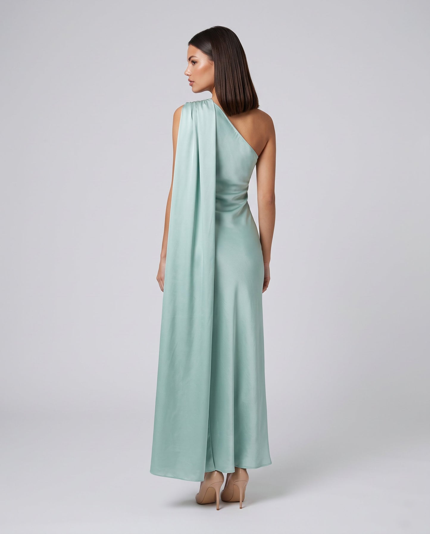 Rochie elegantă verde mentă pentru damă, cu un singur umăr, eșarfă fluidă și material confortabil cu aspect luxos. Rochie lungă de ocazie pentru femei, recomandată pentru nunți, baluri, cocktail-uri, Revelion și evenimente festive.