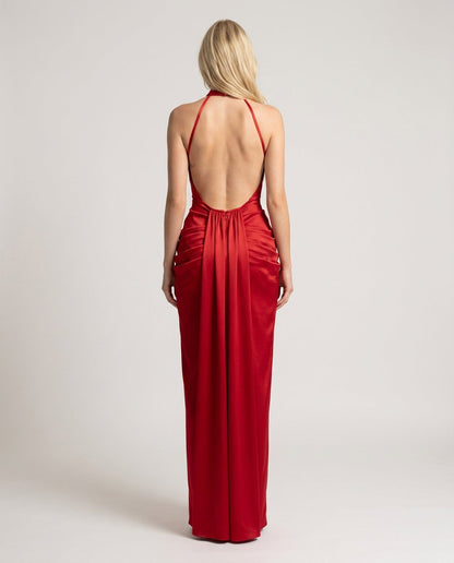 Rochie de ocazie roșie lungă pentru femei, cu decolteu halter, decupaj modern în partea frontală și design feminin care pune în valoare silueta. Rochie elegantă pentru damă, potrivită pentru gale, petreceri, recepții, aniversări, club și apariții spectaculoase.